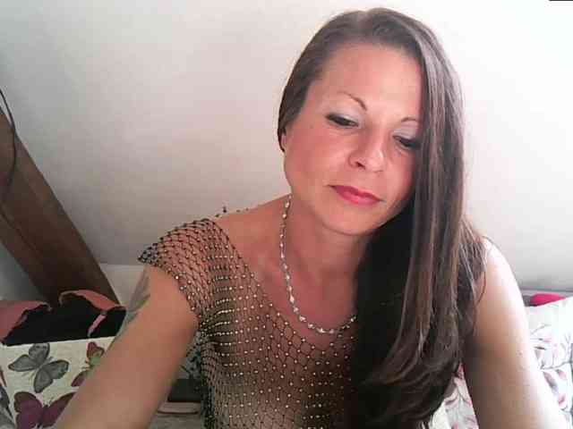 MilfNinna webcam