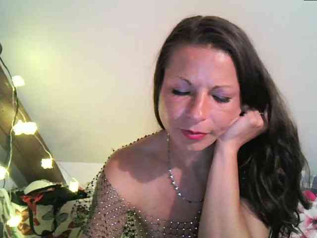 MilfNinna webcam