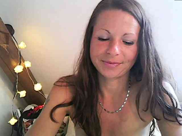 MilfNinna webcam