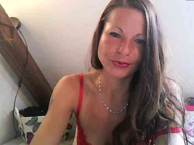 MilfNinna webcam
