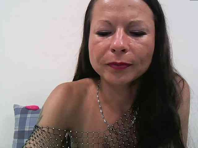 MilfNinna webcam