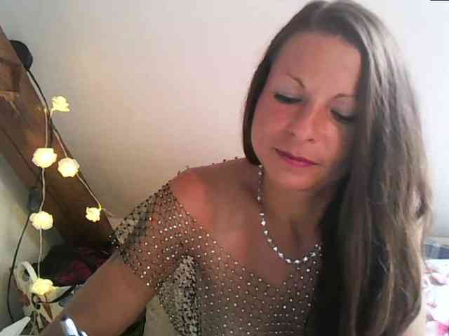 MilfNinna webcam