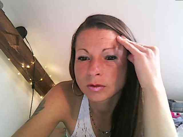 MilfNinna webcam