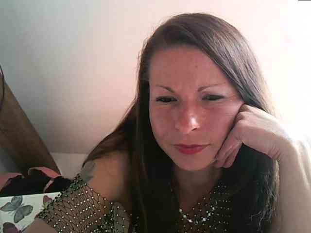 MilfNinna webcam