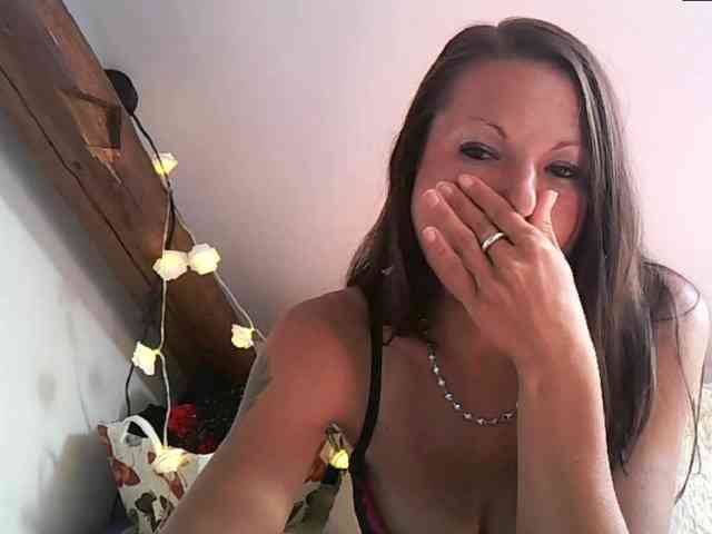 MilfNinna webcam