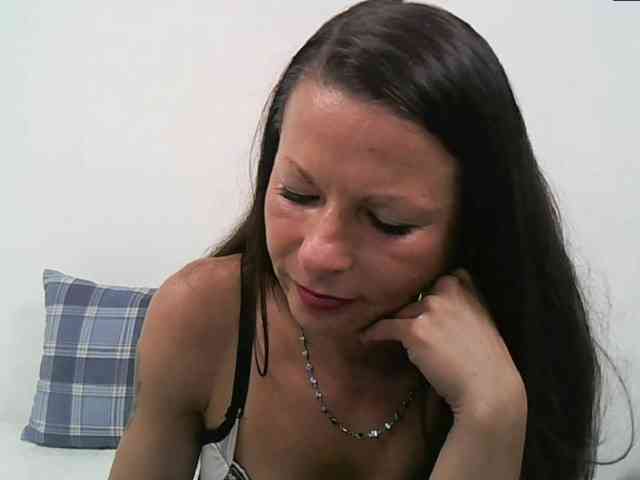 MilfNinna webcam