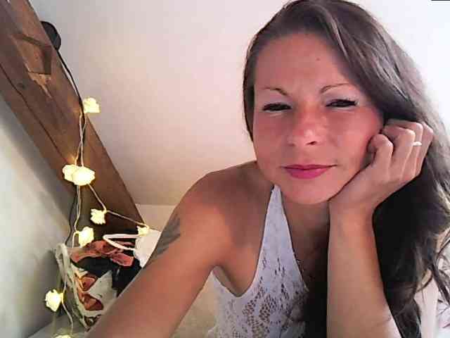 MilfNinna webcam