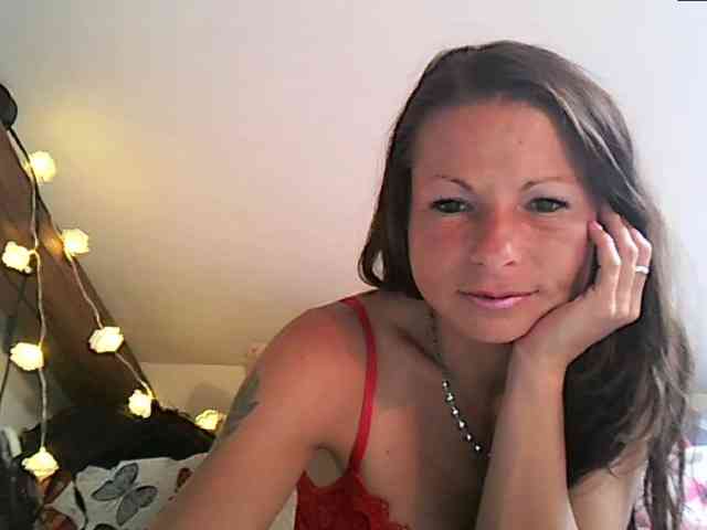 MilfNinna webcam