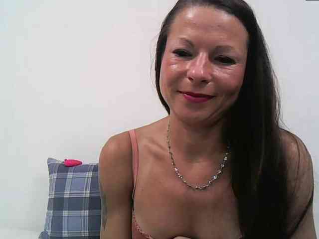 MilfNinna webcam