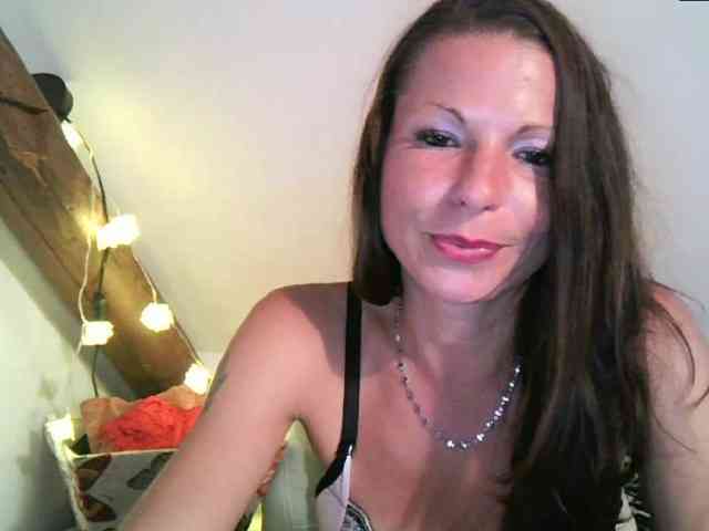 MilfNinna webcam
