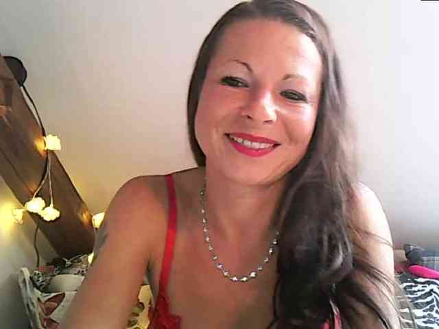 MilfNinna webcam