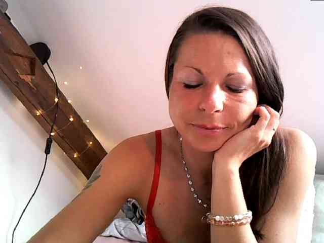 MilfNinna webcam