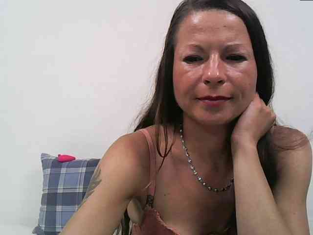 MilfNinna webcam