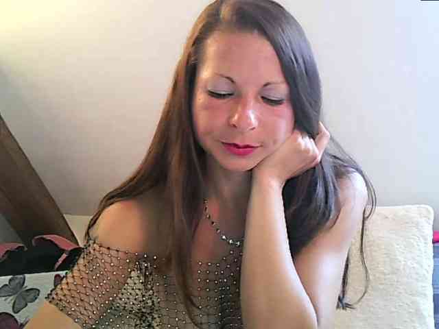 MilfNinna webcam