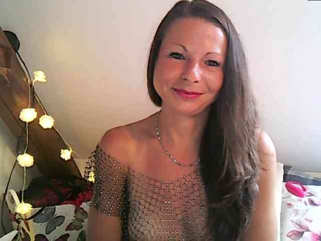 MilfNinna webcam