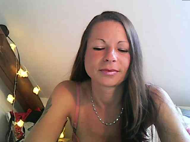 MilfNinna webcam