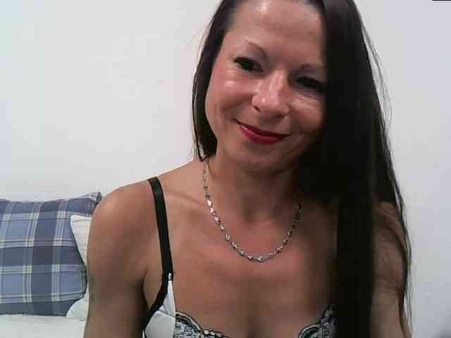 MilfNinna webcam