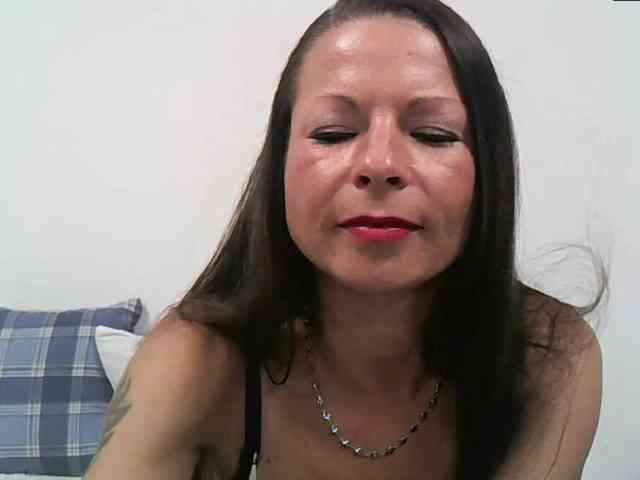 MilfNinna webcam