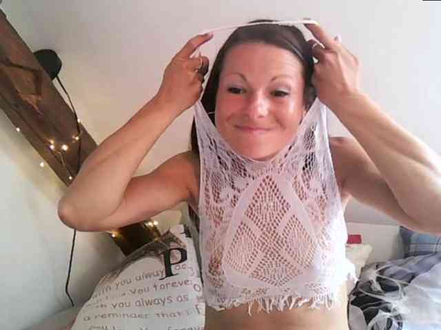 MilfNinna webcam