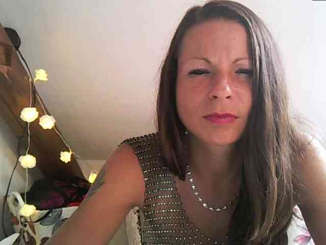 MilfNinna webcam