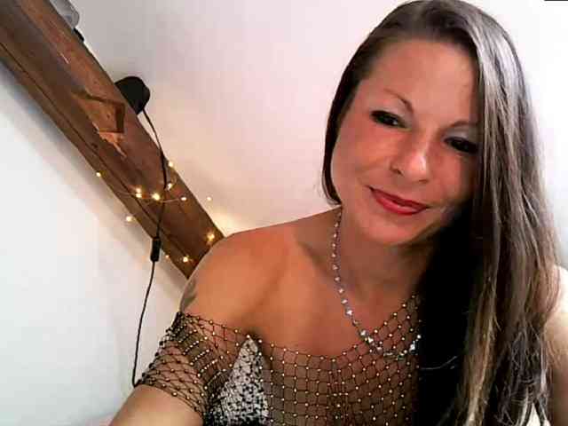 MilfNinna webcam