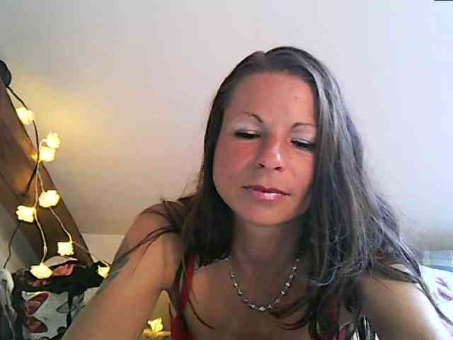 MilfNinna webcam