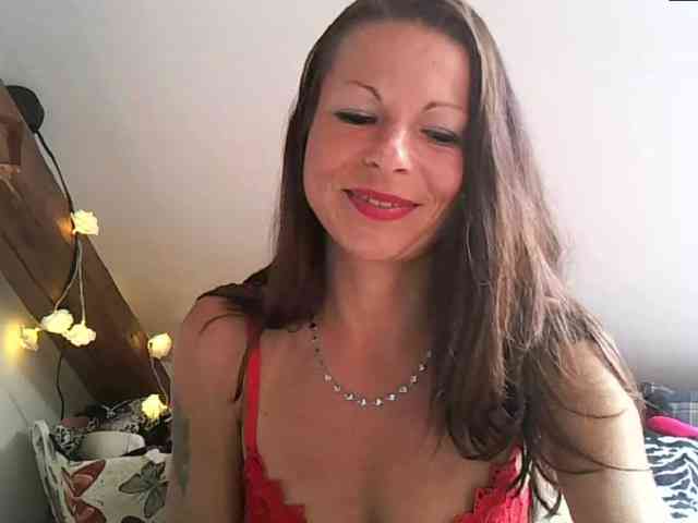 MilfNinna webcam