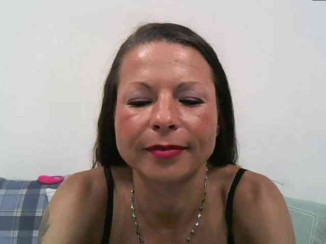 MilfNinna webcam