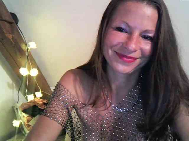 MilfNinna webcam