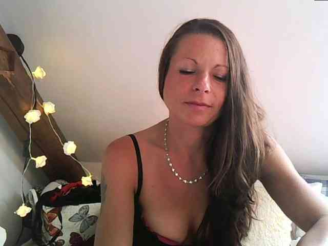 MilfNinna webcam