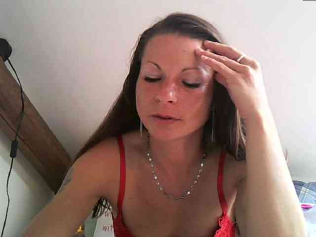 MilfNinna webcam