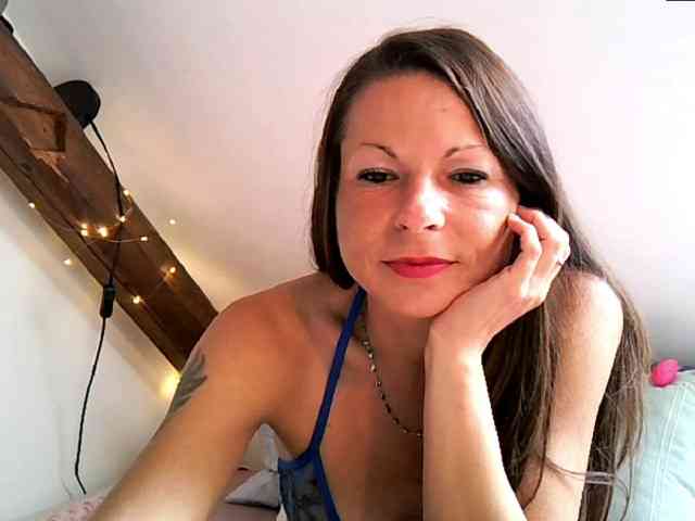 MilfNinna webcam