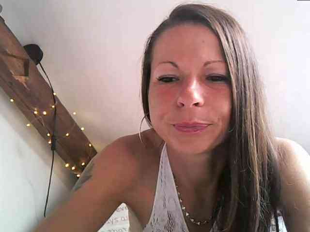 MilfNinna webcam