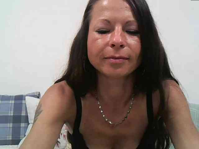 MilfNinna webcam