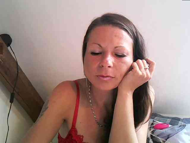 MilfNinna webcam