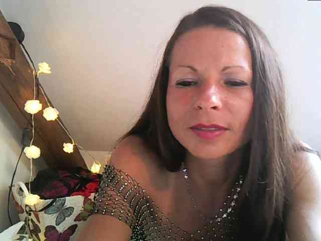 MilfNinna webcam