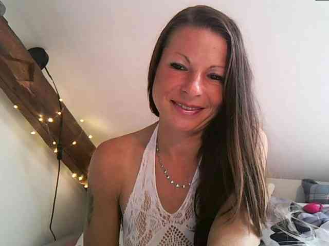 MilfNinna webcam