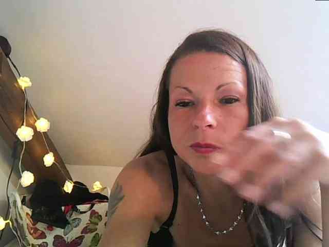 MilfNinna webcam