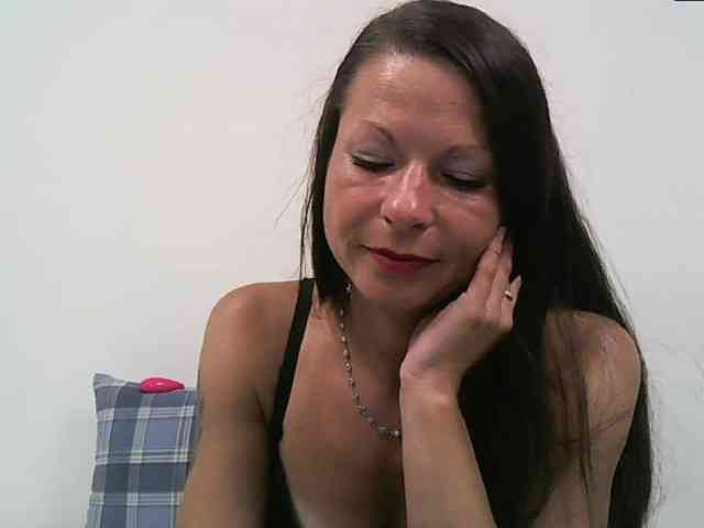 MilfNinna webcam