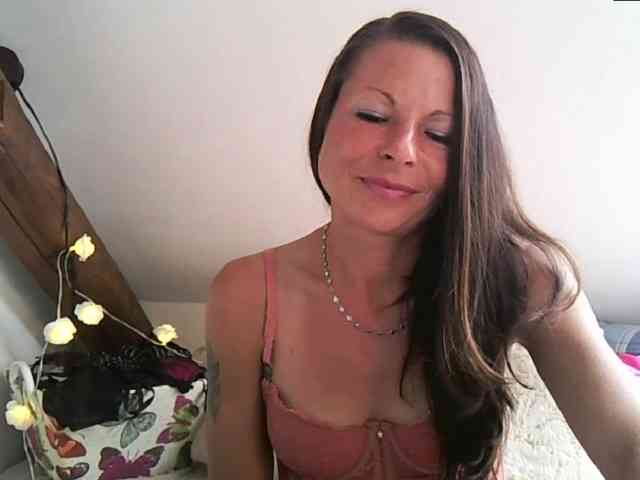 MilfNinna webcam