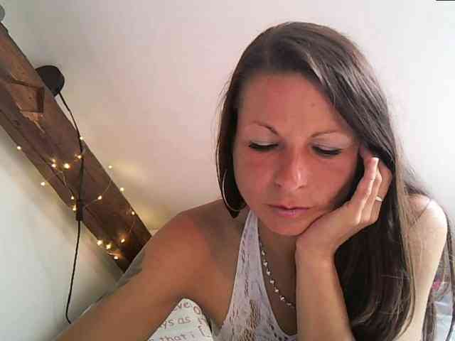 MilfNinna webcam