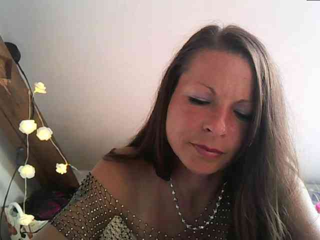 MilfNinna webcam