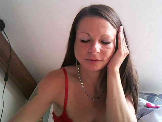 MilfNinna webcam