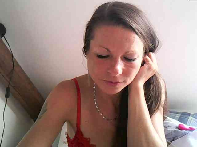 MilfNinna webcam