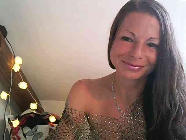 MilfNinna webcam