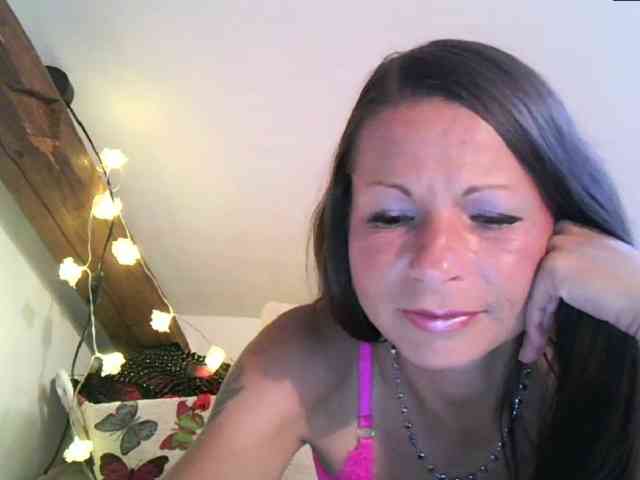 MilfNinna webcam
