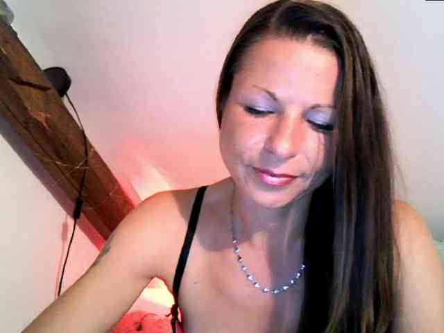 MilfNinna webcam
