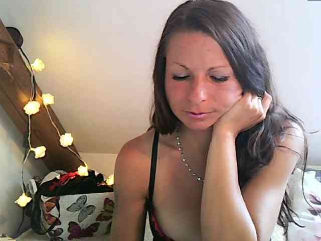 MilfNinna webcam