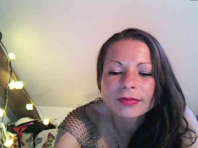 MilfNinna webcam