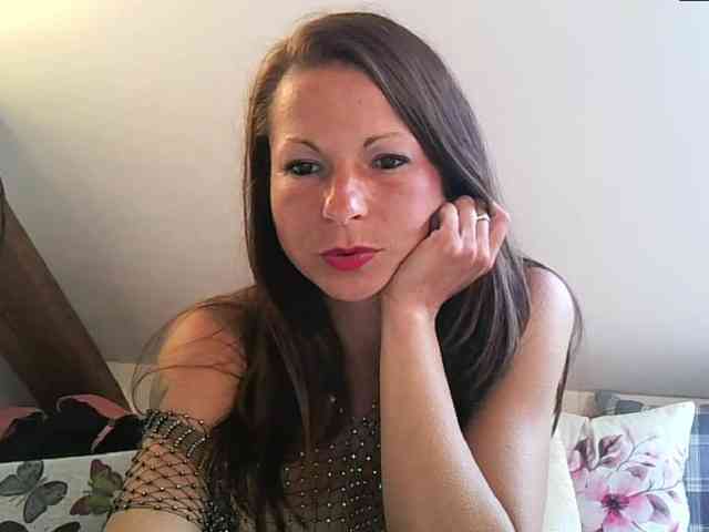 MilfNinna webcam